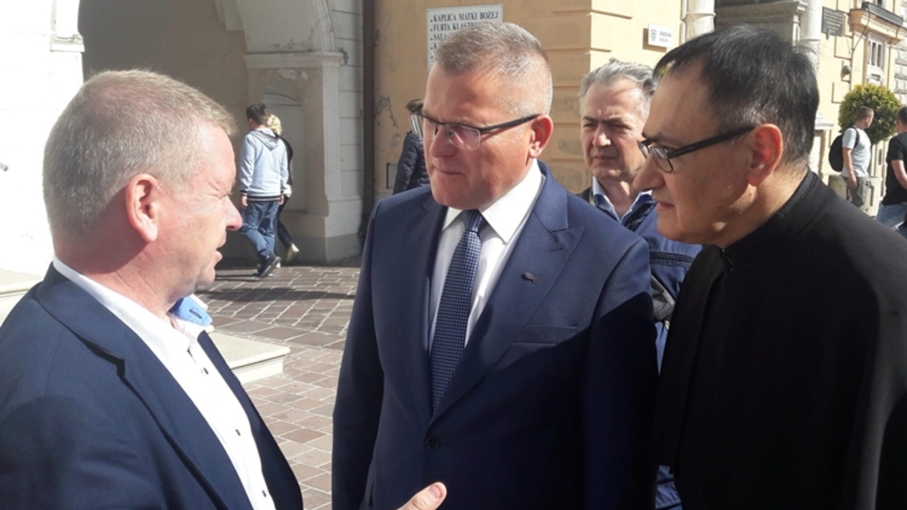 dr Grzegorz Wierzchowski, prezes ZChR dr Bogusław Rogalski, ks. Ryszard Halwa SAC