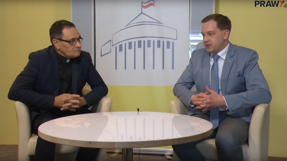 Polityka społeczna rządu - rozmowa z dyr. Piotrem Ciepluchą, kandydatem do sejmu RP