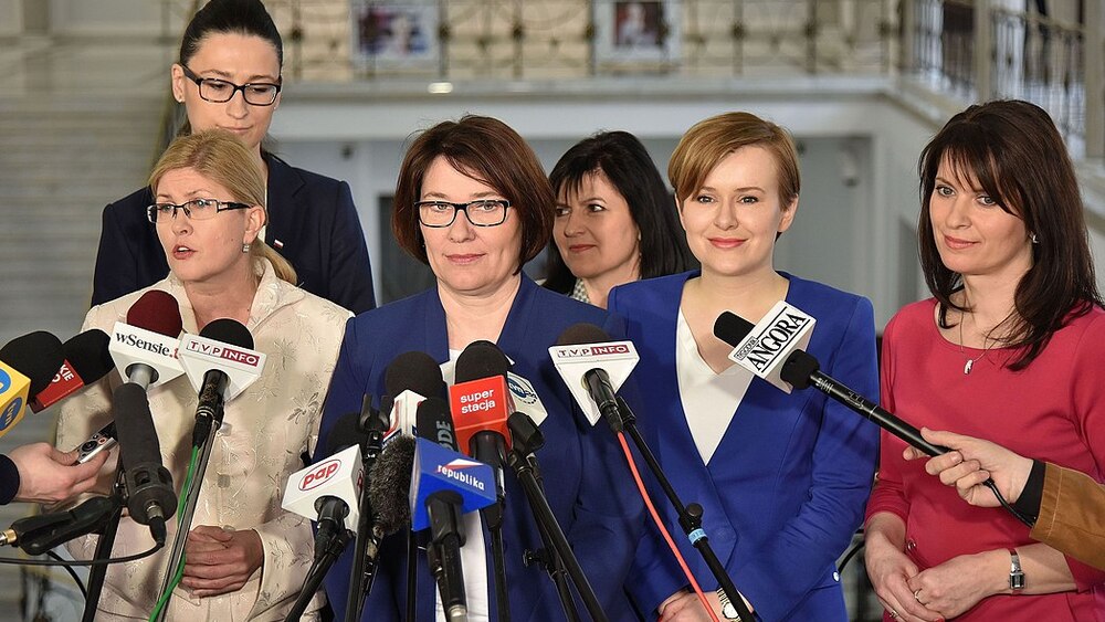 Urszula Rusecka (trzecia od prawej)