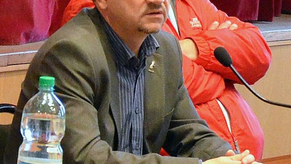 By Oryginał: SilarPraca pochodna: TharonXX - Ten plik jest fragmentem innego pliku: 02013-10 Piotr Duda, Autosan A.G. in Liquidation, Sanok.JPG, CC BY-SA 3.0, https://commons.wikimedia.org/w/index.php?curid=44334842