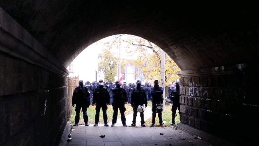 Policja pacyfikuje demonstracje przeciwników bezsensownej polityki rządu