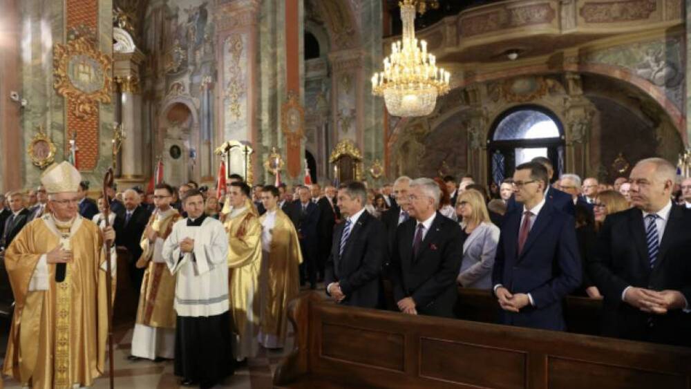 Mszy, odprawianej w języku łacińskim, przewodniczył metropolita lubelski abp Stanisław Budzik, a homilię wygłosił metropolita wileński abp Gintaras Gruszas