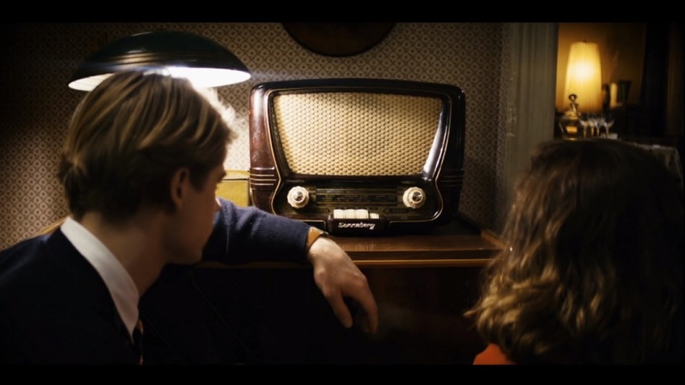 Milcząca rewolucja, scena z filmu