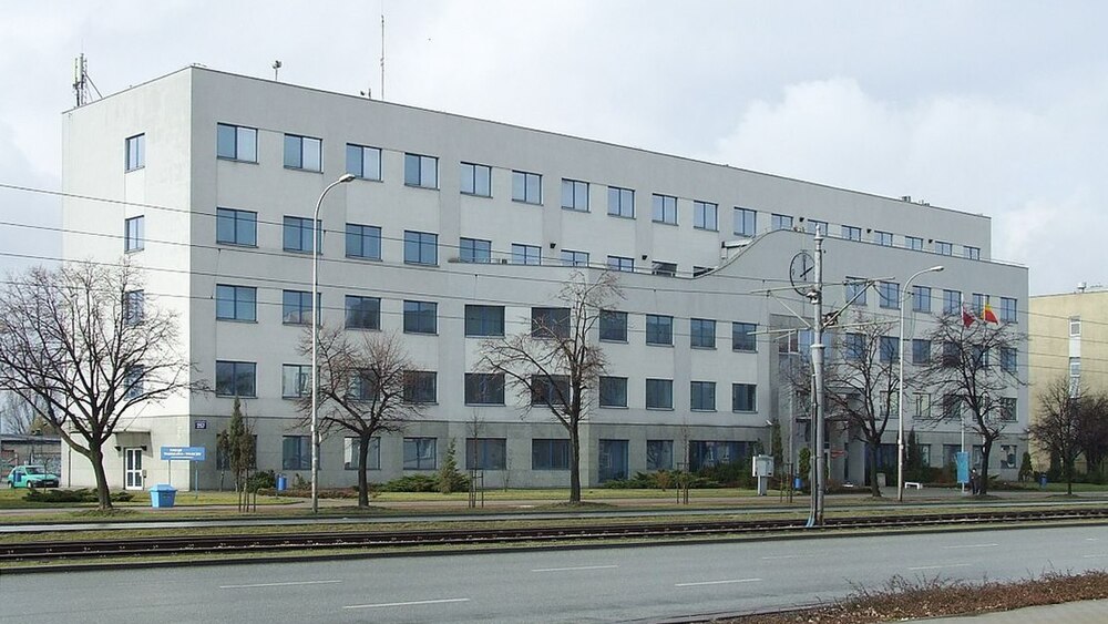 Urząd dzielnicy Włochy przy al. Krakowskiej 257