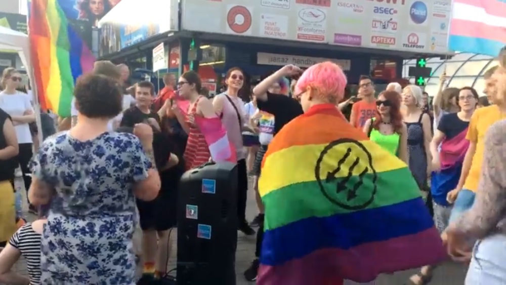 Akcja Antify i LGBT, Warszawa, stacja Metro Centrum