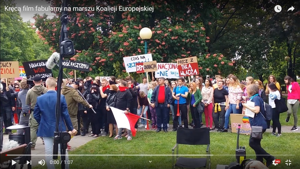Kręcenie filmu podczas marszu KE