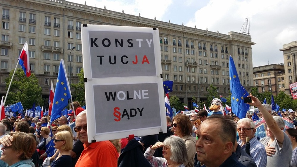 Manifestacja antyPISu
