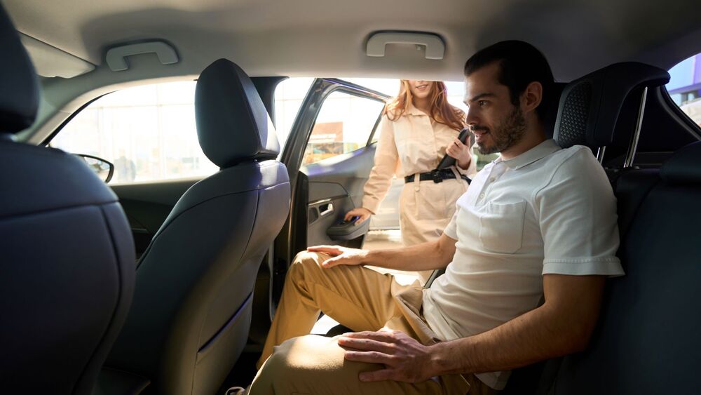 Bezpieczeństwo i komfort pasażerów – 6 zasad, które musi znać każdy kierowca