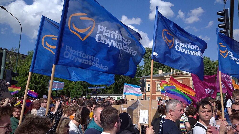 Platforma Obywatelska na krakowskim marszu równości w 2022 roku