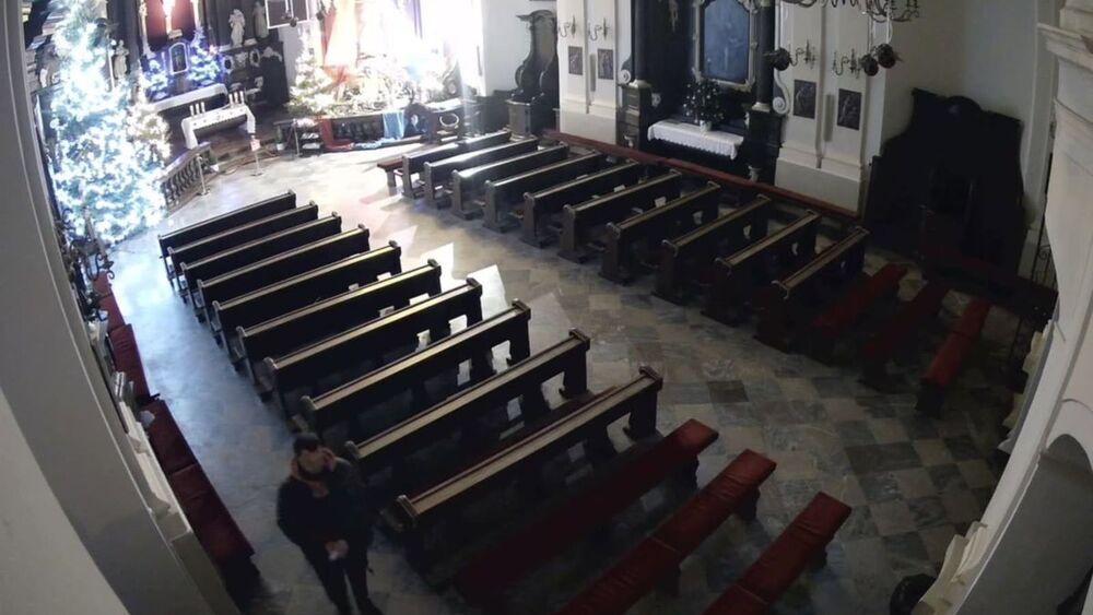 złodziej w kościele w Płocku