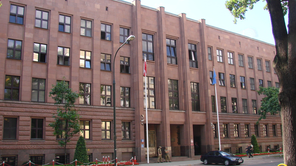 https://commons.wikimedia.org/wiki/File:MSZ,_Warszawa.jpg