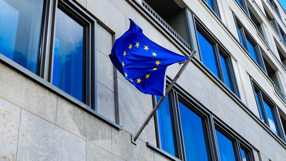 Polacy już nie ufają UE