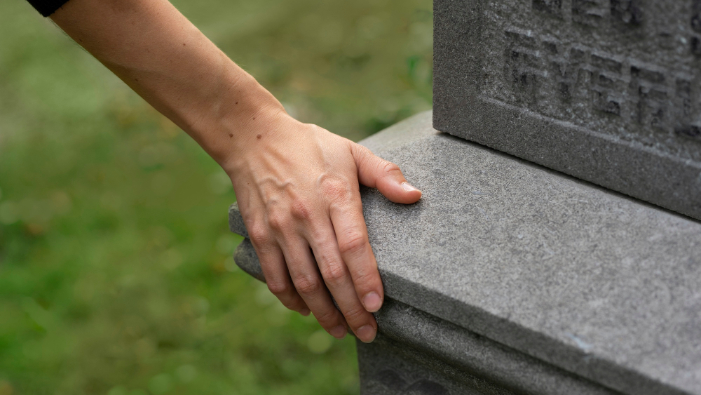 Zakład Pogrzebowy: Jak wybrać odpowiednią firmę?
