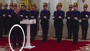 Putin jednak POWAŻNIE chory?! Na tym nagraniu robi coś DZIWNEGO! [WIDEO]