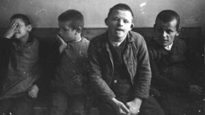 Protoplaści eutanazji zabijali chorych psychicznie w samochodach - komorach gazowych
