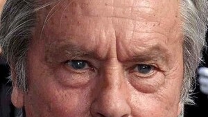 Zbierają podpisy, aby Alain Delon nie dostał nagrody, bo jest przeciwko adopcjom przez pary homoseksualne