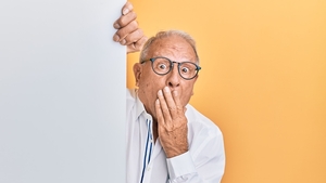 NIESAMOWITE rzeczy się dzieją! Pfizer oficjalnie ostrzega przed zakrzepicą, a Bloomberg puszcza tekst wskazujący na nikły sens noszenia masek