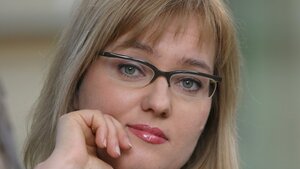 Kto posadził prezydenta i premiera w piątym rzędzie? "Takie było życzenie rodziny"