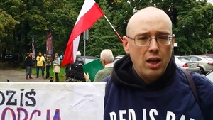 Opozycja z koczowiska potępia Red is Bad