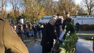 Jarosław Kaczyński przed pomnikiem Marszałka Piłsudskiego - Odrzucamy politykę pedagogiki wstydu