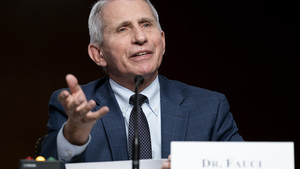Dr Fauci przyznaje: „Nie możemy chodzić w maskach bez końca i nieustannie się szczepić”