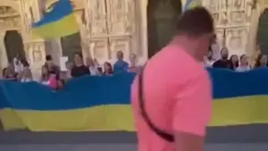 Rosjanin naprawdę zrobił to na manifestacji. Jest nagranie (WIDEO)