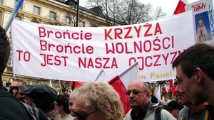 Po materiale PRAWY.PL manifestacja i studio TV Trwam NA ŻYWO pod CSW!