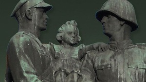 Pochówek czerwonoarmistów w rocznicę zniewolenia Polski