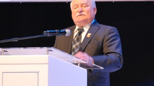 Lech Wałęsa grozi Jarosławowi Kaczyńskiemu