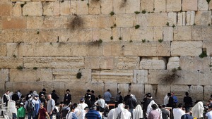 Ksiądz Chrostowski o tożsamości Żydów, judaizmie, żydowskiej wrogości wobec chrześcijan, stosunku Kościoła wobec Żydów i pozycji Żydów na świecie