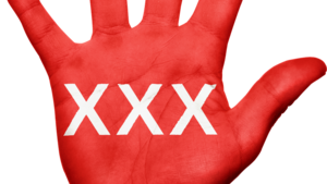 Facebook zmaga się z porno