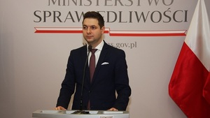 Wiceminister Patryk Jaki interweniuje ws. 21-latka samotnie wychowującego rodzeństwo