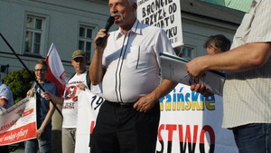 Korwin-Mikke: Ukraińcy wychwalający ludobójstwo powinni mieć zakaz wjazdu do UE