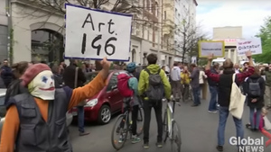 W Berlinie protesty przeciwko restrykcjom. Nawet posłuszni Niemcy się burzą