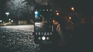 Jak robić nocne zdjęcia smartfonem? Są na to sposoby!