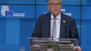 Odejście Junkera - w tle stała rywalizacja z Tuskiem