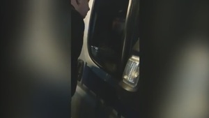 Gdyńska Policja rozbiła legalne zgromadzenie publiczne. Bo zdjęcia z aborcji się nie podobały [WIDEO]