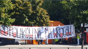 Pikieta KOD przed Urzędem Rady Ministrów