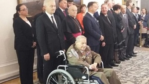 Abp Henryk Hoser odznaczony Krzyżem Wielkim Orderu Odrodzenia Polski