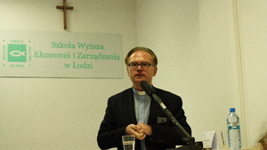 Zglobalizowana gospodarka a słuszny interes gospodarki narodu