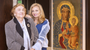 Wspaniały gobelin Monique Lehman z wizerunkiem MATKI BOSKIEJ CZĘSTOCHOWSKIEJ w Christ Cathedral