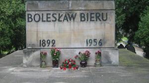 Tadeusz Płużański domaga się usunięcia z komunistów z Powązek