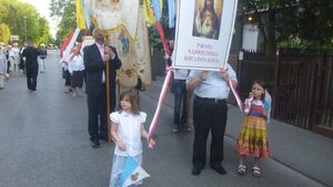 Fotorelacja. Trwa peregrynacja obrazu Matki Bożej. Lewica wściekła, jej zdaniem katolicy zawłaszczają przestrzeń publiczną