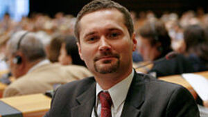 Marzyciel i fantasta jak tata - Jarosław Wałęsa chce wszystkich postawić przed Trybunał Stanu