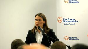 Pomaska ubolewa, że obniżono emerytury ubekom – „prawdziwie skromnym ludziom”