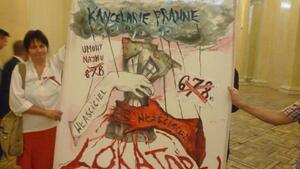 Warszawiacy zamanifestowali swoją pogardę dla Hanny Gronkiewicz-Waltz [ZDJĘCIA]