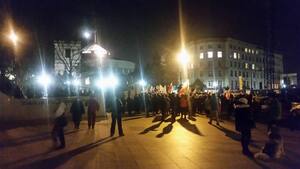 Cyrku ciąg dalszy - protesty opozycji w Sejmie i KOD-u pod Sejmem wciąż trwają