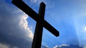 Skandaliczny wyrok sądu - nauczycielka, która zdjęła krzyż rzekomo była "dyskryminowana"