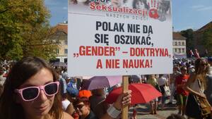 Sukces warszawskiej manifestacji przeciw deprawacji dzieci w szkołach