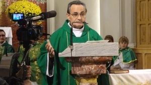 Ksiądz krytykujący władzę zapłaci 1500 zł kary!!!